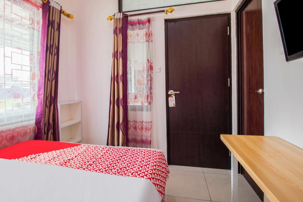 Oyo 3256 Rukost I8 Hotel Karawang Bagian luar foto