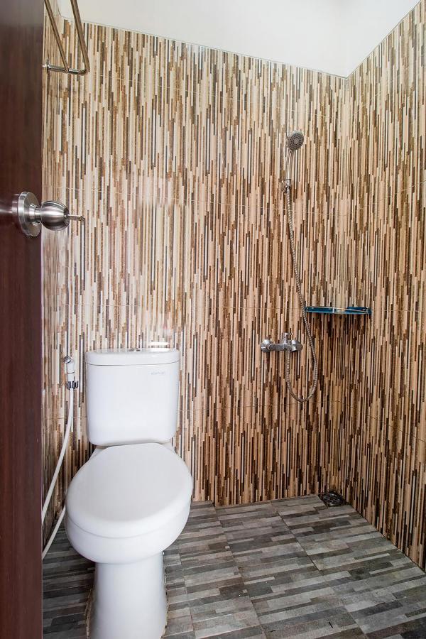 Oyo 3256 Rukost I8 Hotel Karawang Bagian luar foto