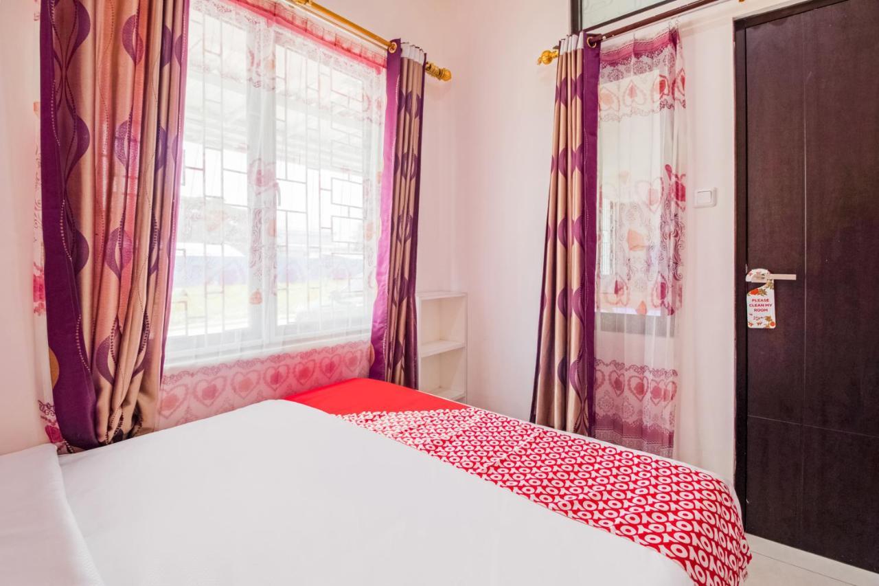 Oyo 3256 Rukost I8 Hotel Karawang Bagian luar foto