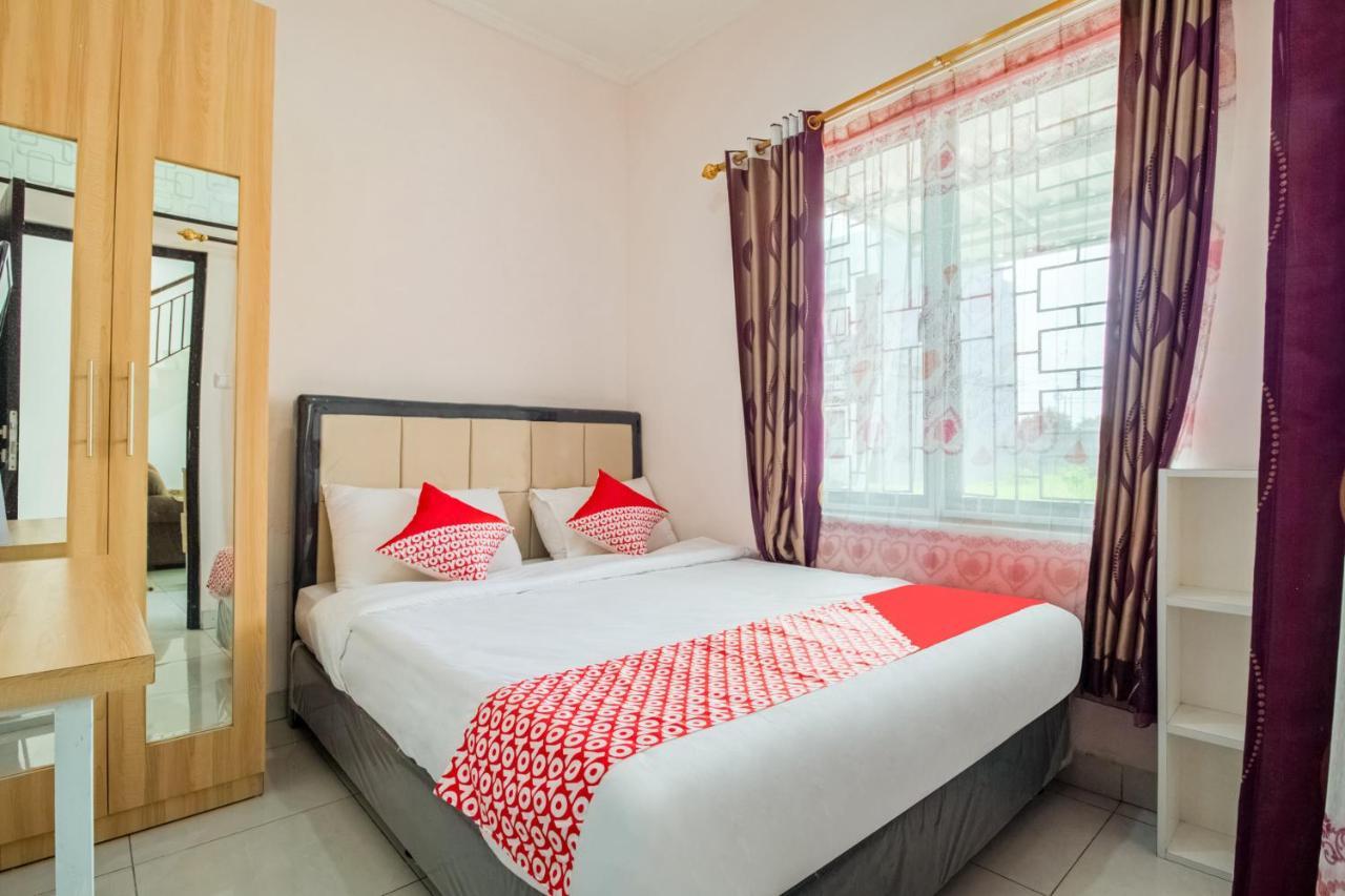 Oyo 3256 Rukost I8 Hotel Karawang Bagian luar foto
