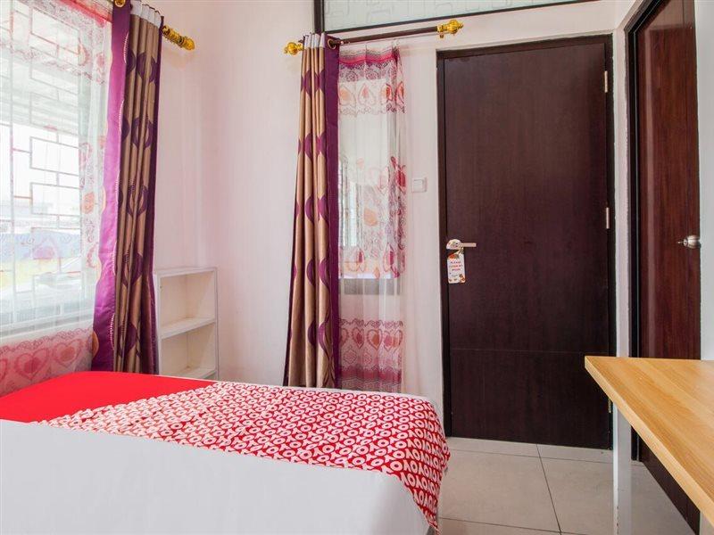 Oyo 3256 Rukost I8 Hotel Karawang Bagian luar foto