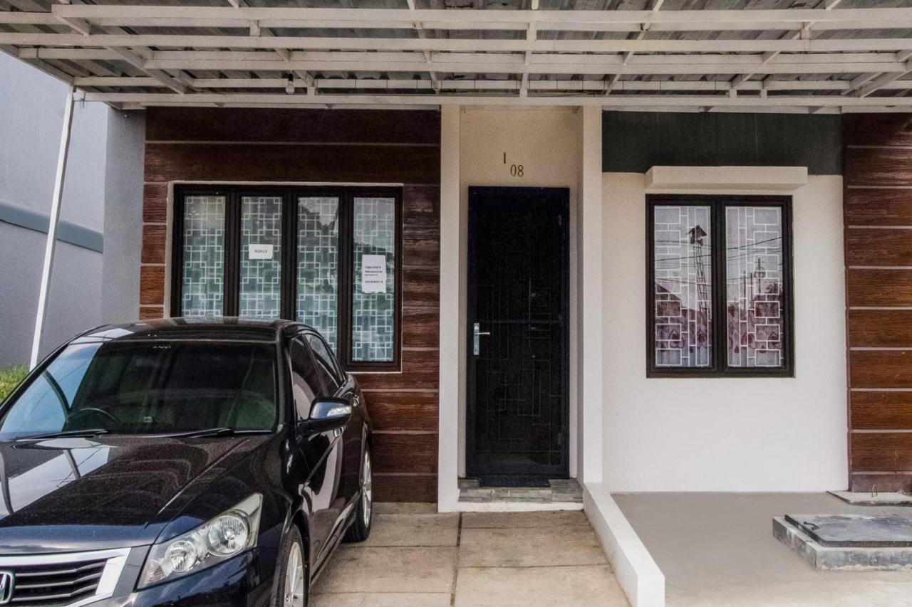 Oyo 3256 Rukost I8 Hotel Karawang Bagian luar foto