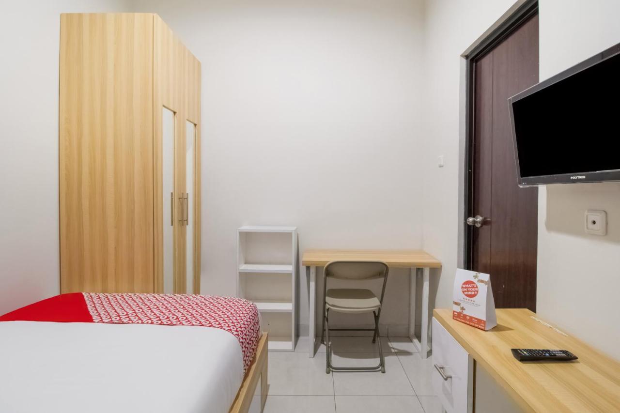 Oyo 3256 Rukost I8 Hotel Karawang Bagian luar foto